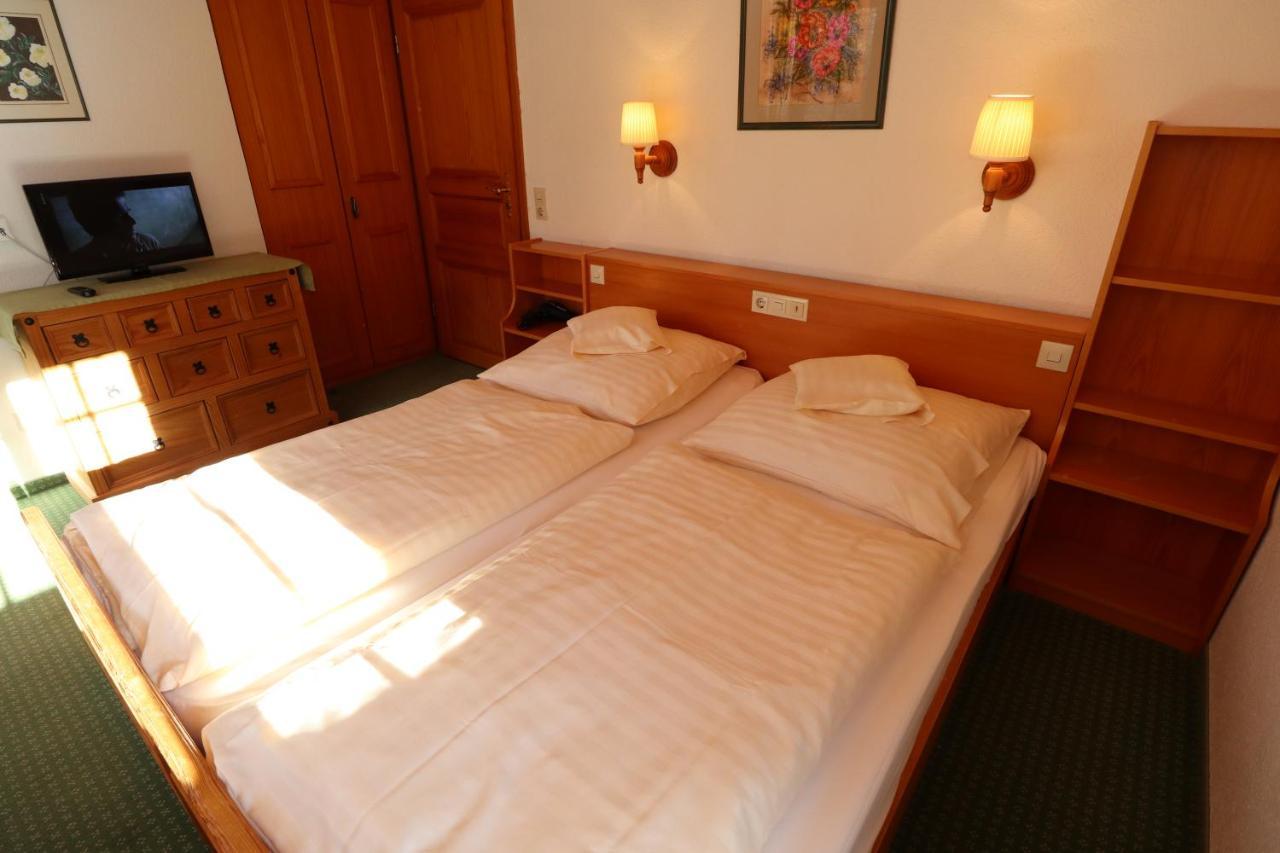 Hoehenpension Glashuette Bed&Breakfast Fruehstueckspension Hotel Garni Bonndorf im Schwarzwald Exterior foto